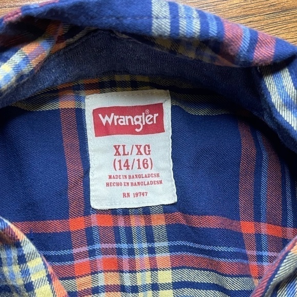 Boys Wrangler Button Up Shirt Size XL - Picture 2 of 4
